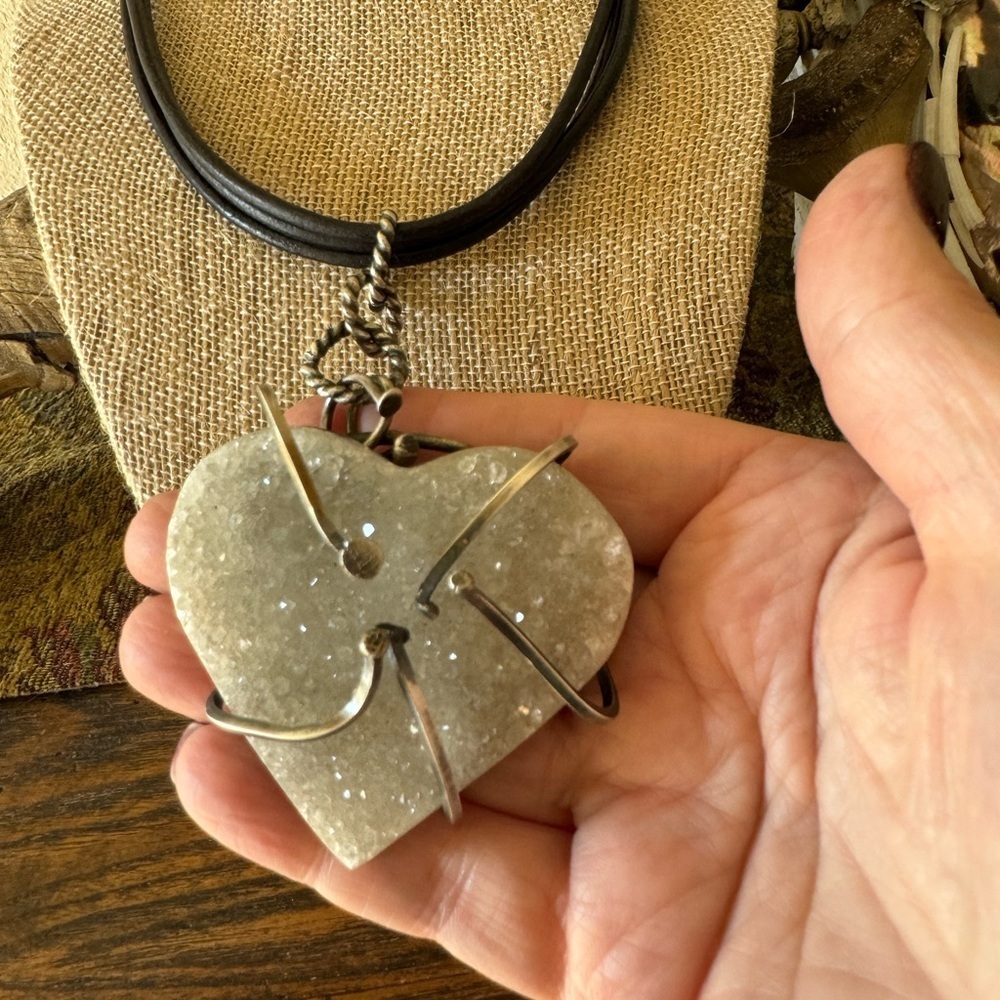 Sterling silver / substantial Druzy  Heart leather choker - Picture 10 of 14